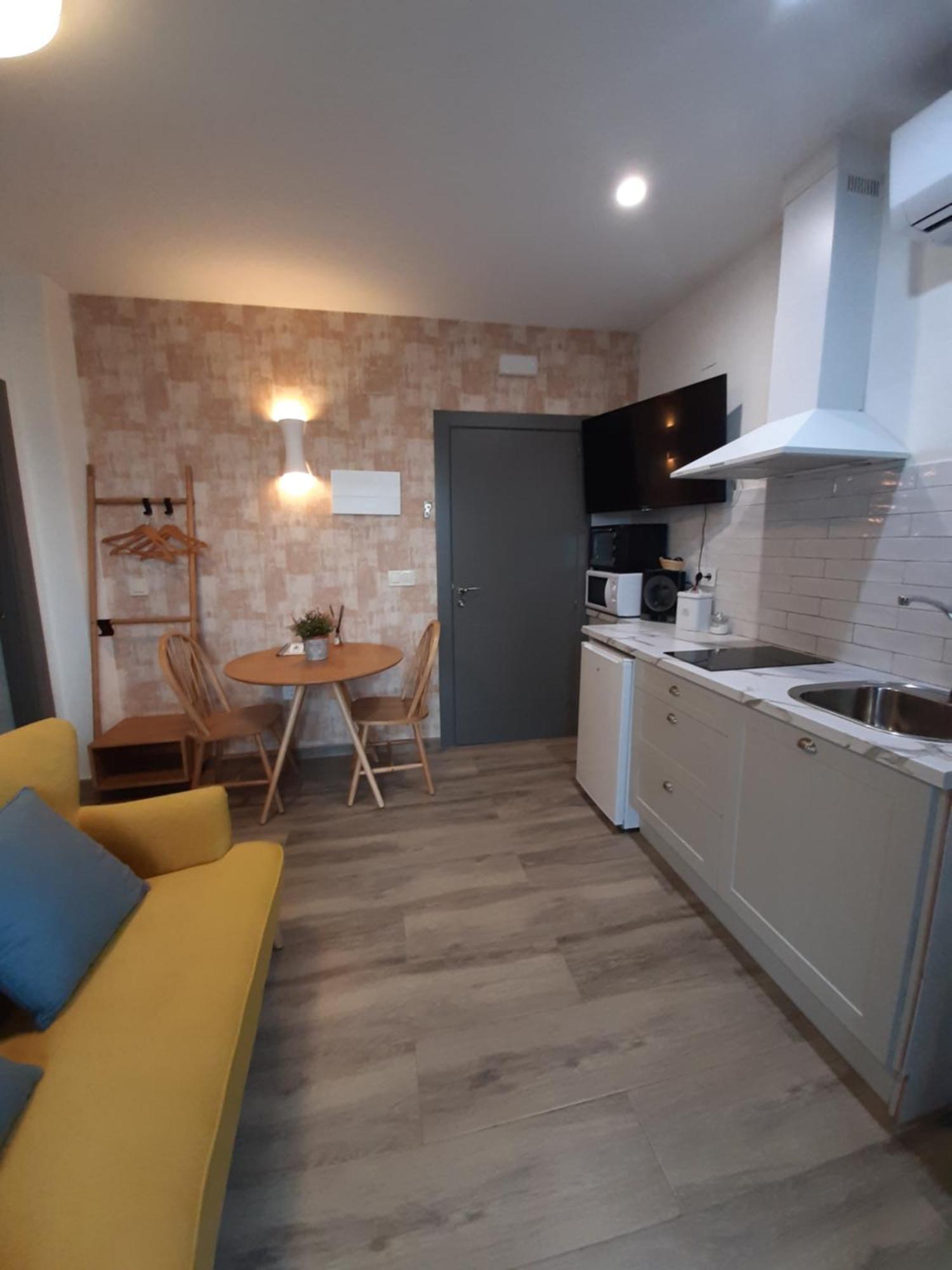 Casas Rurales Maribel - Complejo Moradas Del Cerro 2 - Suites Con Jacuzzi En Alcala Del Jucar Casas del Cerro Phòng bức ảnh