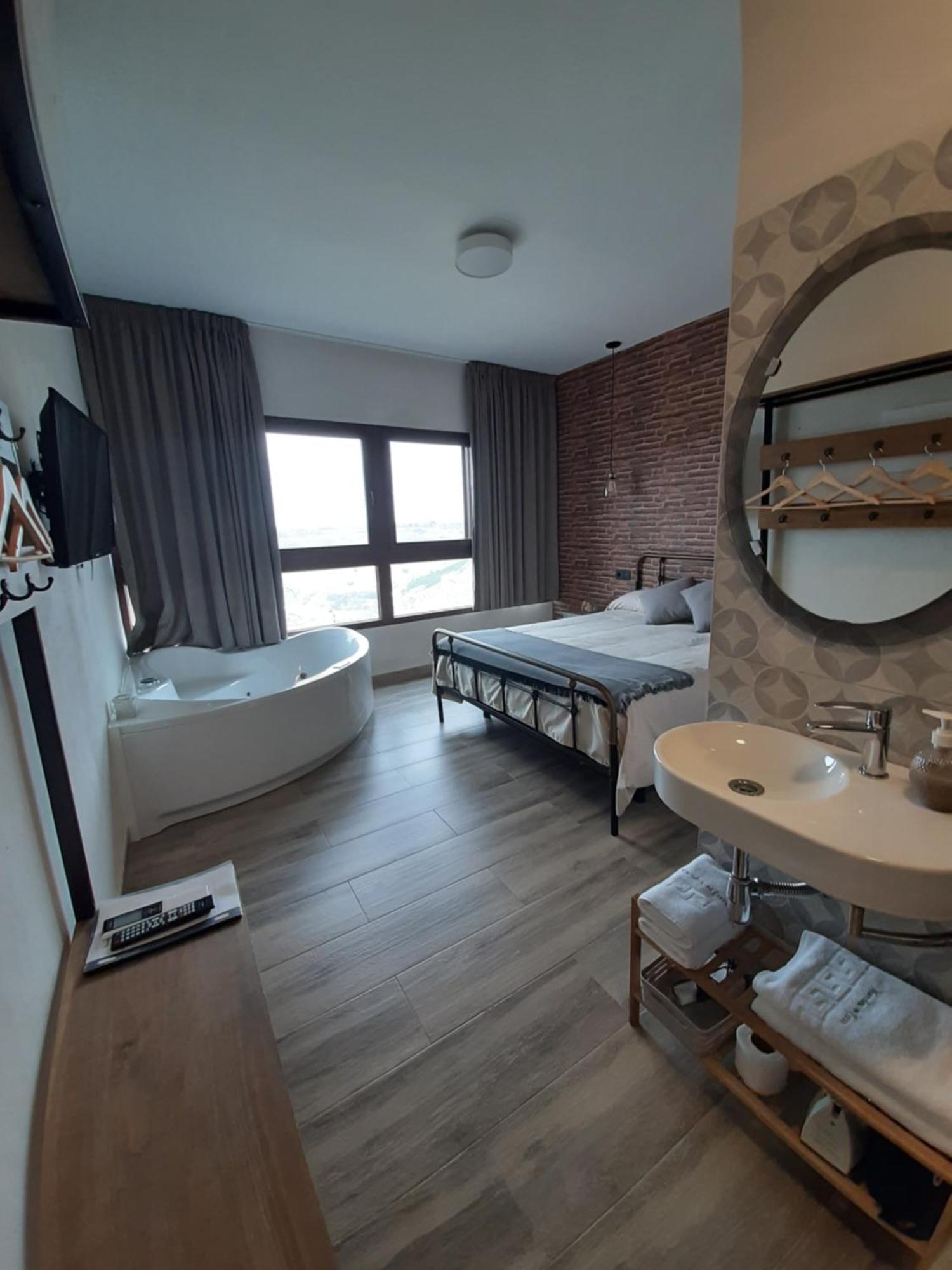 Casas Rurales Maribel - Complejo Moradas Del Cerro 2 - Suites Con Jacuzzi En Alcala Del Jucar Casas del Cerro Phòng bức ảnh